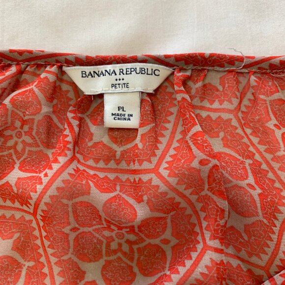 Banana Republic Women Blouse. Semi Sheer. Red. Size PL. Round Neck. Long Sleeves - Picture 6 of 10
